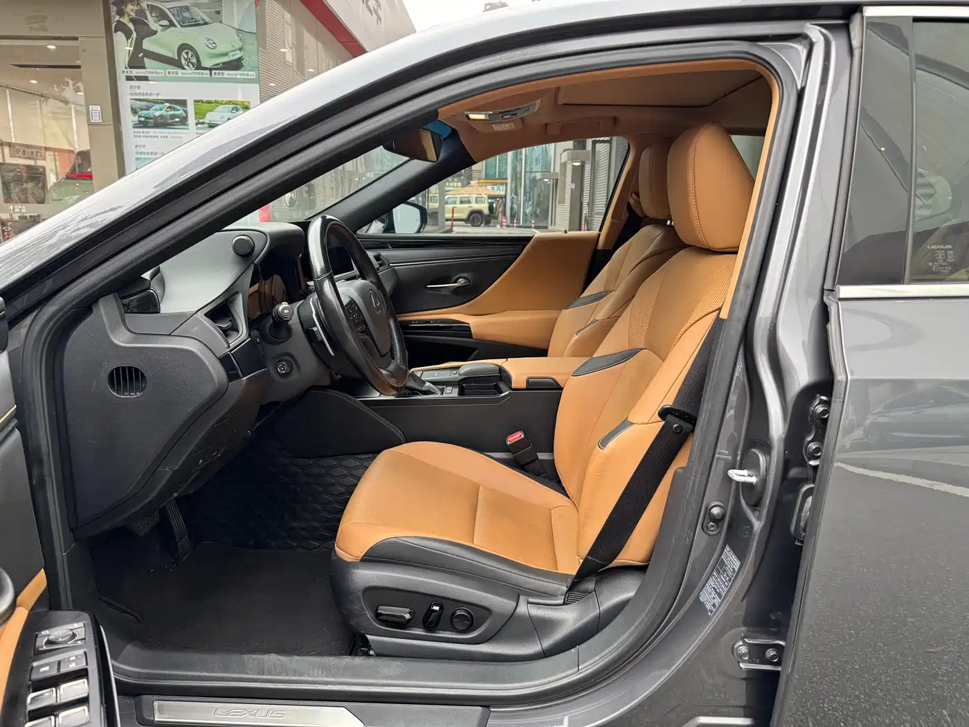 Lexus ES 2021 200 Excellence Edition фото 4