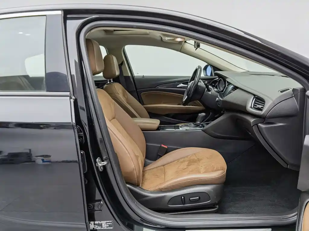 صورة 23 - Buick Regal