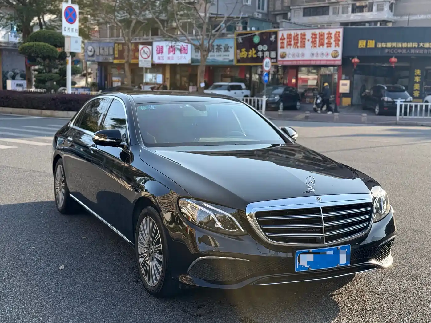 Mercedes-Benz E-Class 2020 E 300 L Luxury Model фото 3