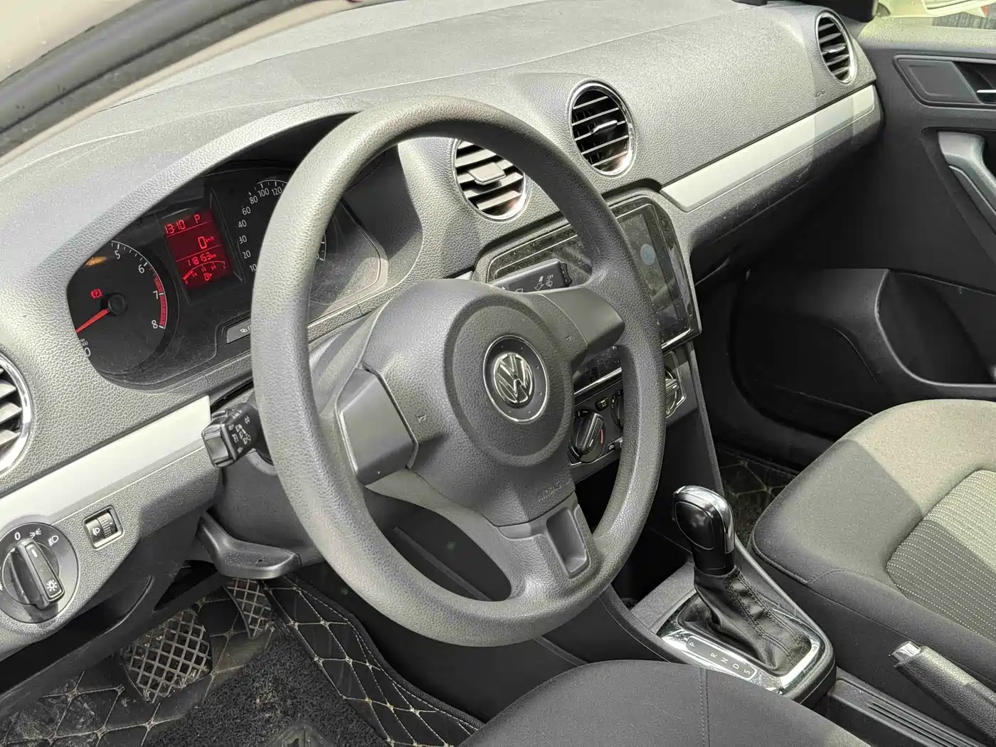 Volkswagen Jetta 2015 1.6L Auto Trend фото 13