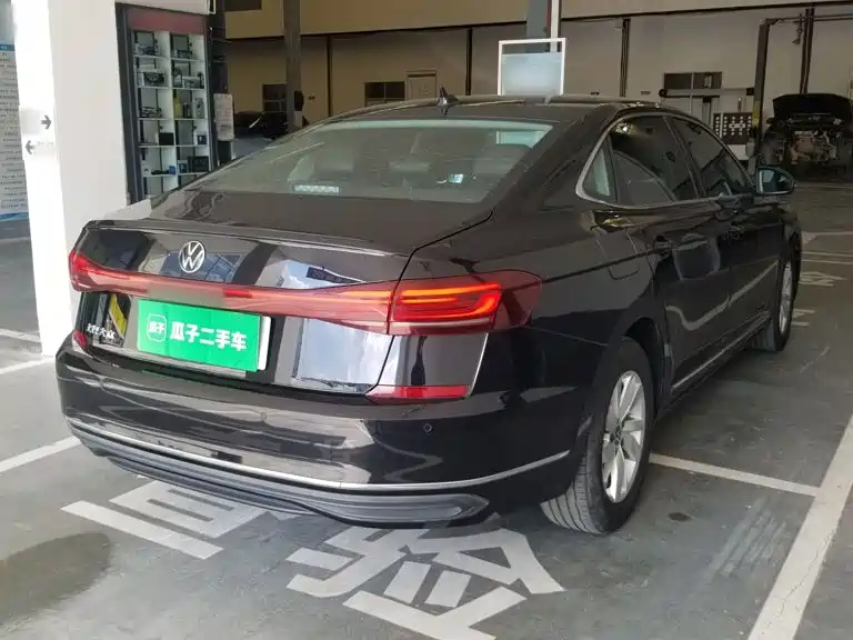 Фото 7 - Volkswagen Passat