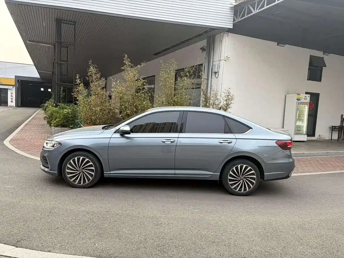 Volkswagen Lavida 2023 Model 280TSI DSG Eternal Edition фото 4