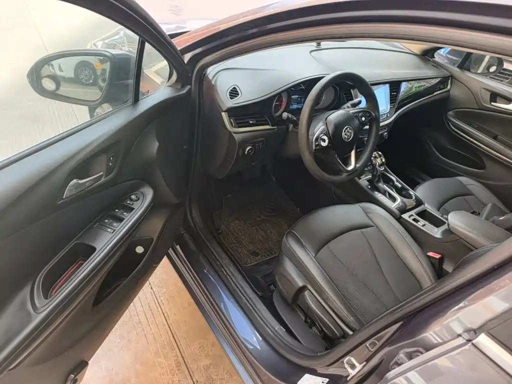 Photo 16 - Buick Verano
