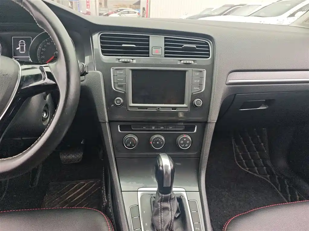 Volkswagen Golf 2016 1.6L Automatic Comfort фото 13