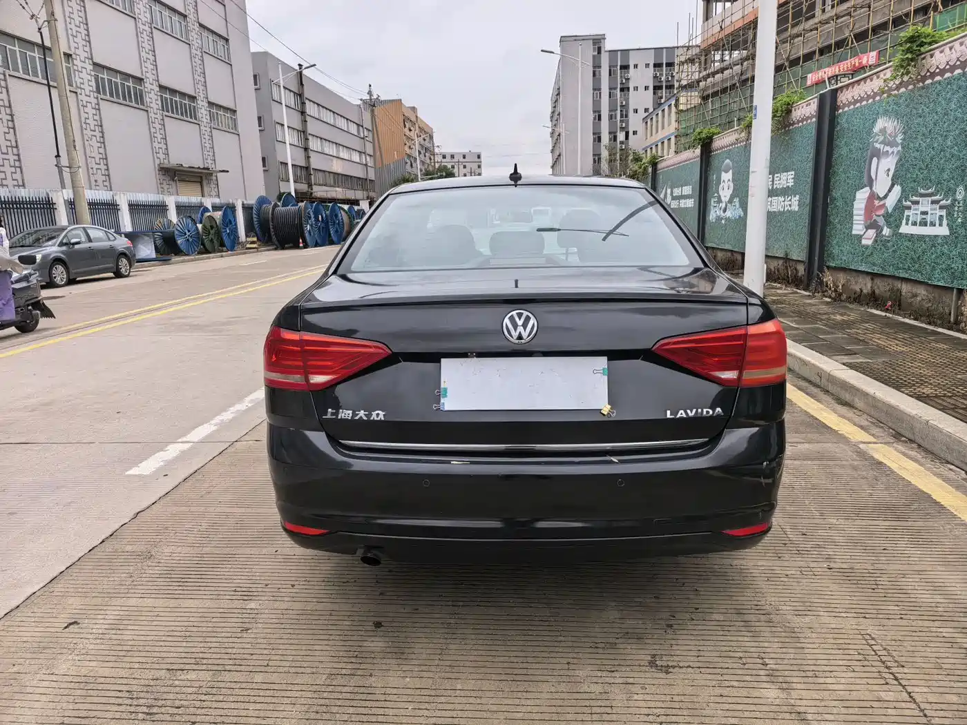 Volkswagen Lavida 2015 1.6L Automatic Comfort Edition фото 8