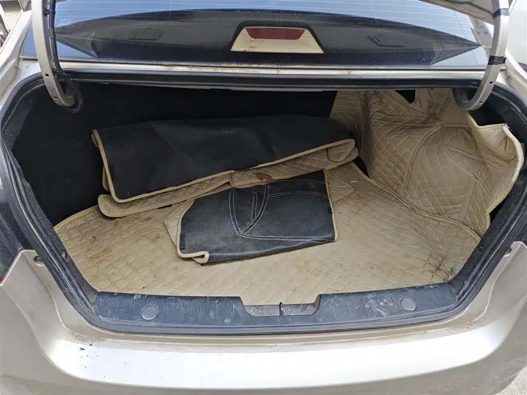 Roewe 350 2016 2015 Model 1.5L Manual Luxury Sunroof Edition