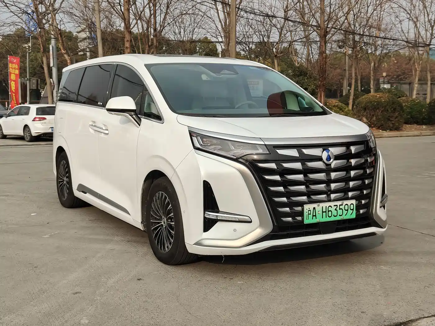 Denza D9 2022 DM-i 970 AWD Flagship фото 3