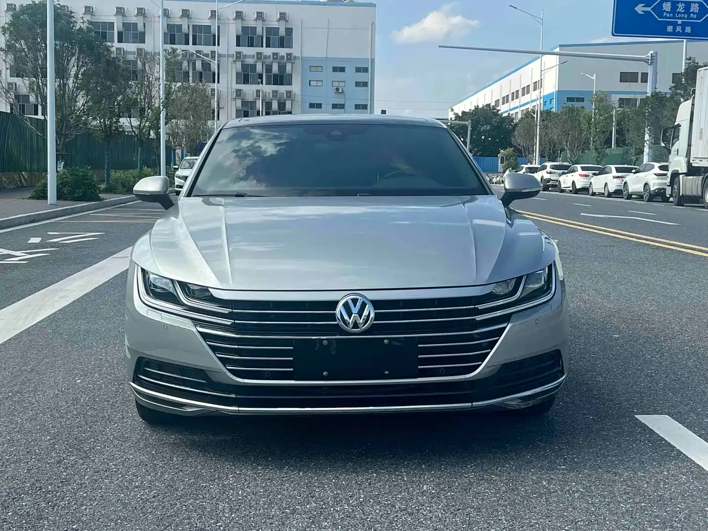 Volkswagen FAW-Volkswagen CC 2019 330TSI Charming Appearance (China V) фото 2