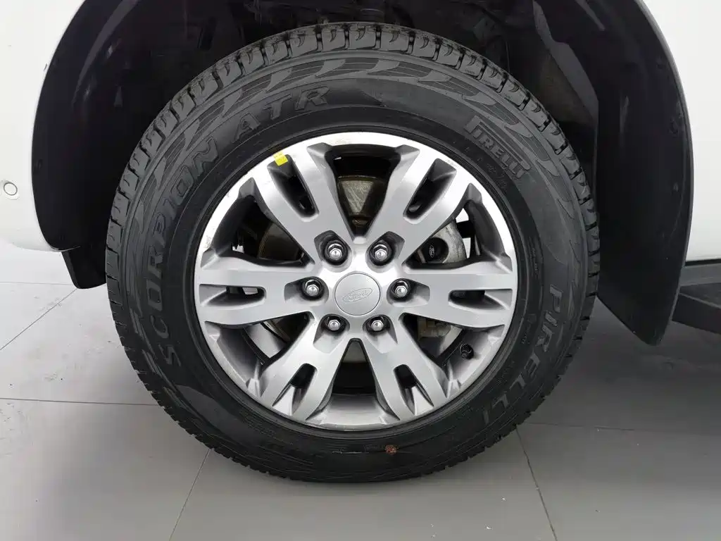 Фото 17 - Ford Everest