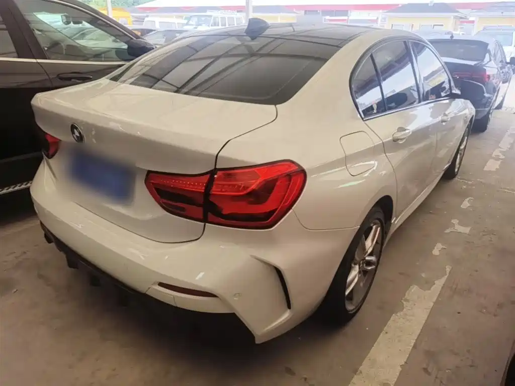 BMW 1 Series 2019 118i M Sport Package фото 7