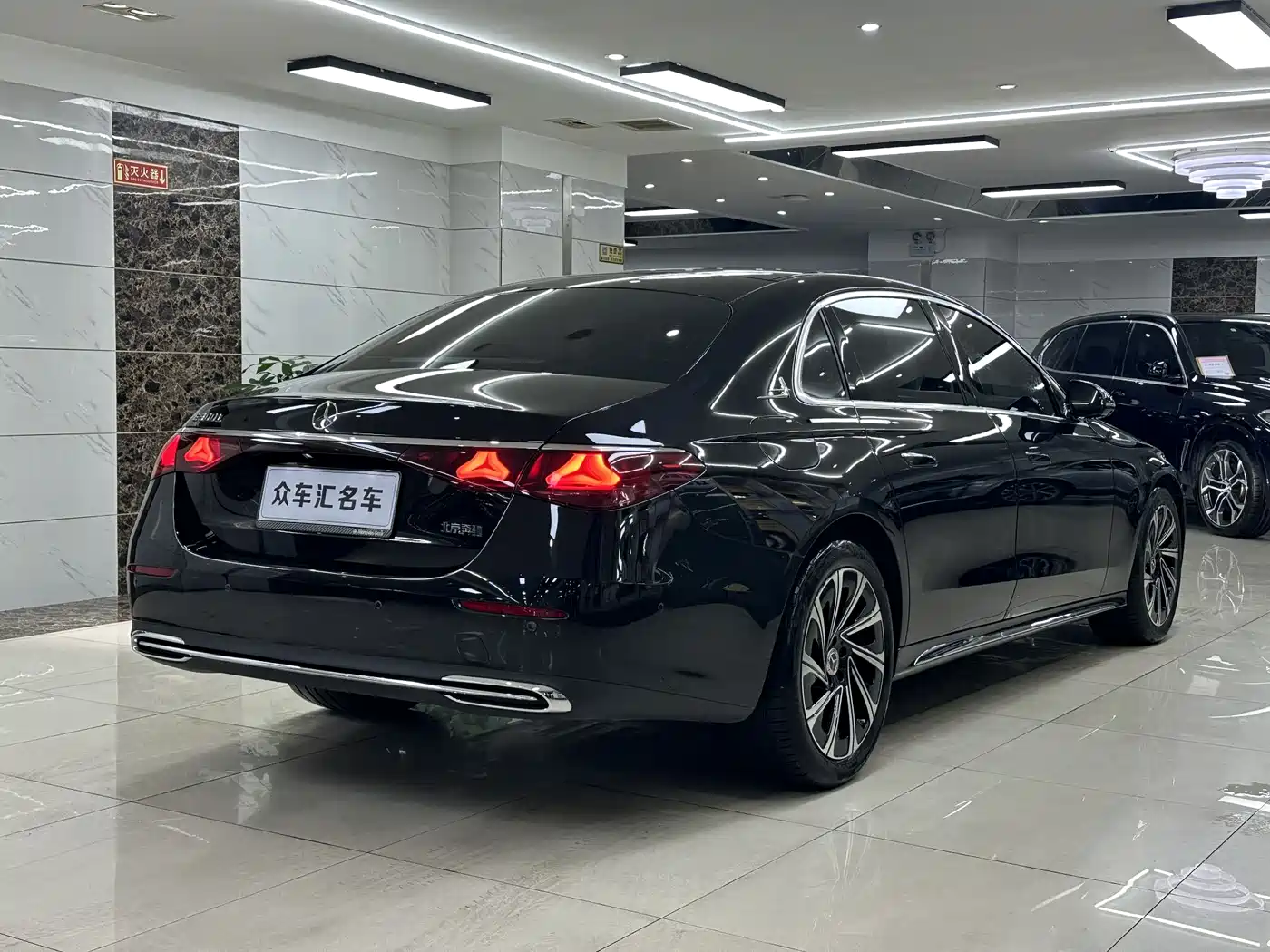 Mercedes-Benz E-Class 2024 Model E 300 L Luxury фото 6