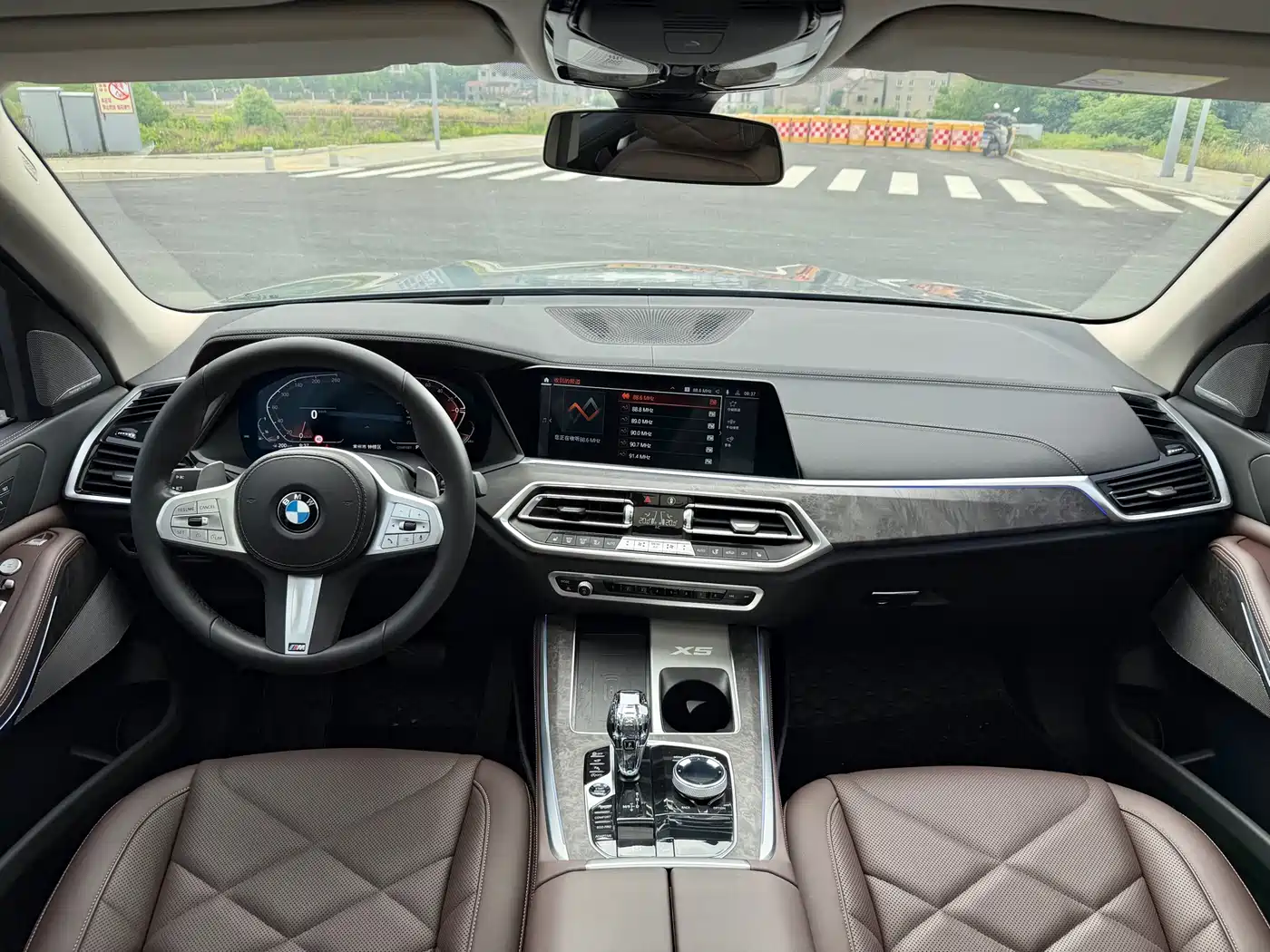 BMW X5 2022 xDrive 30Li Premium M Sport Package фото 13