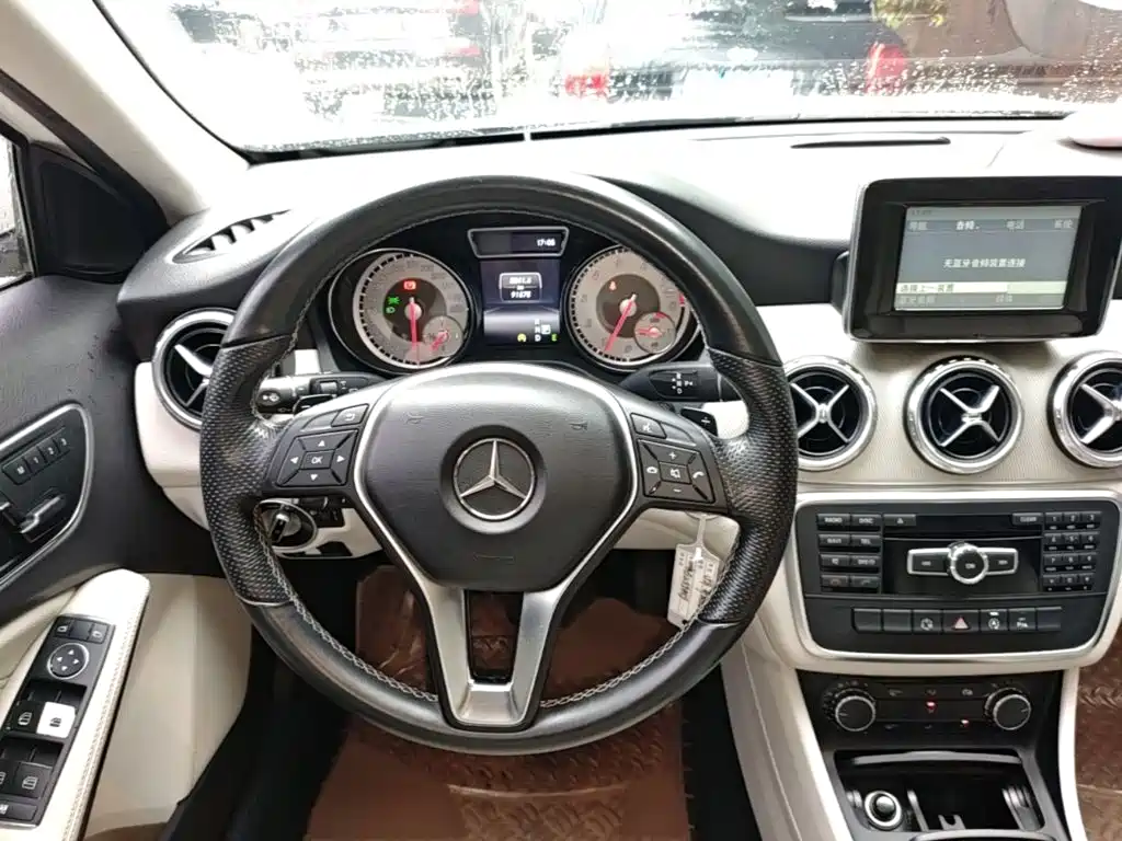 Mercedes-Benz GLA 2015 2015 GLA 200 Dynamic