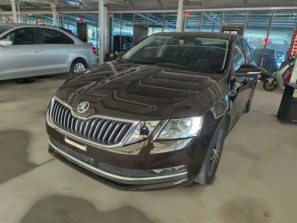 Škoda Octavia 2018 1.6L Automatic Luxury