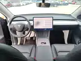 Photo 10 - Tesla Model Y