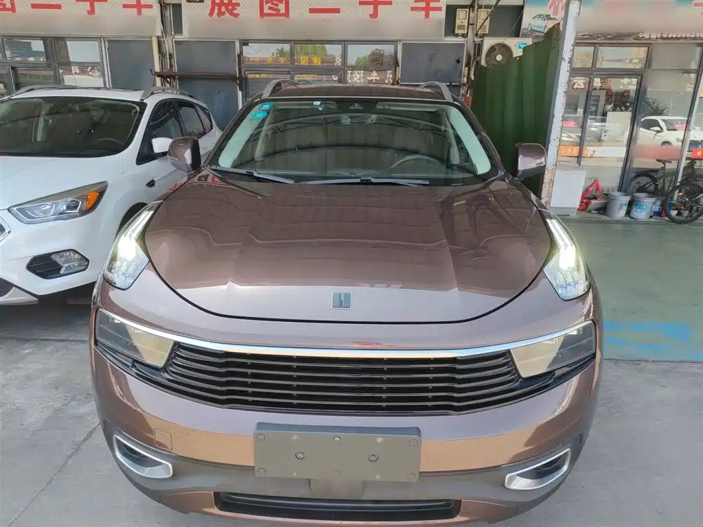 Lynk & Co 01 2017 2.0T 2WD Pro Version фото 3