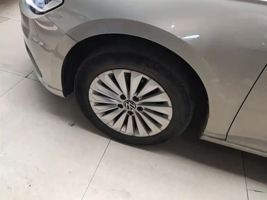 Volkswagen Lavida 2021 1.5L Auto Comfort Edition фото 23