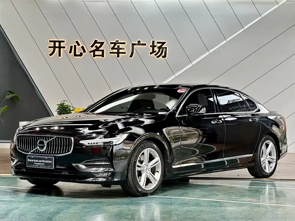 Фото 1 - Volvo S90