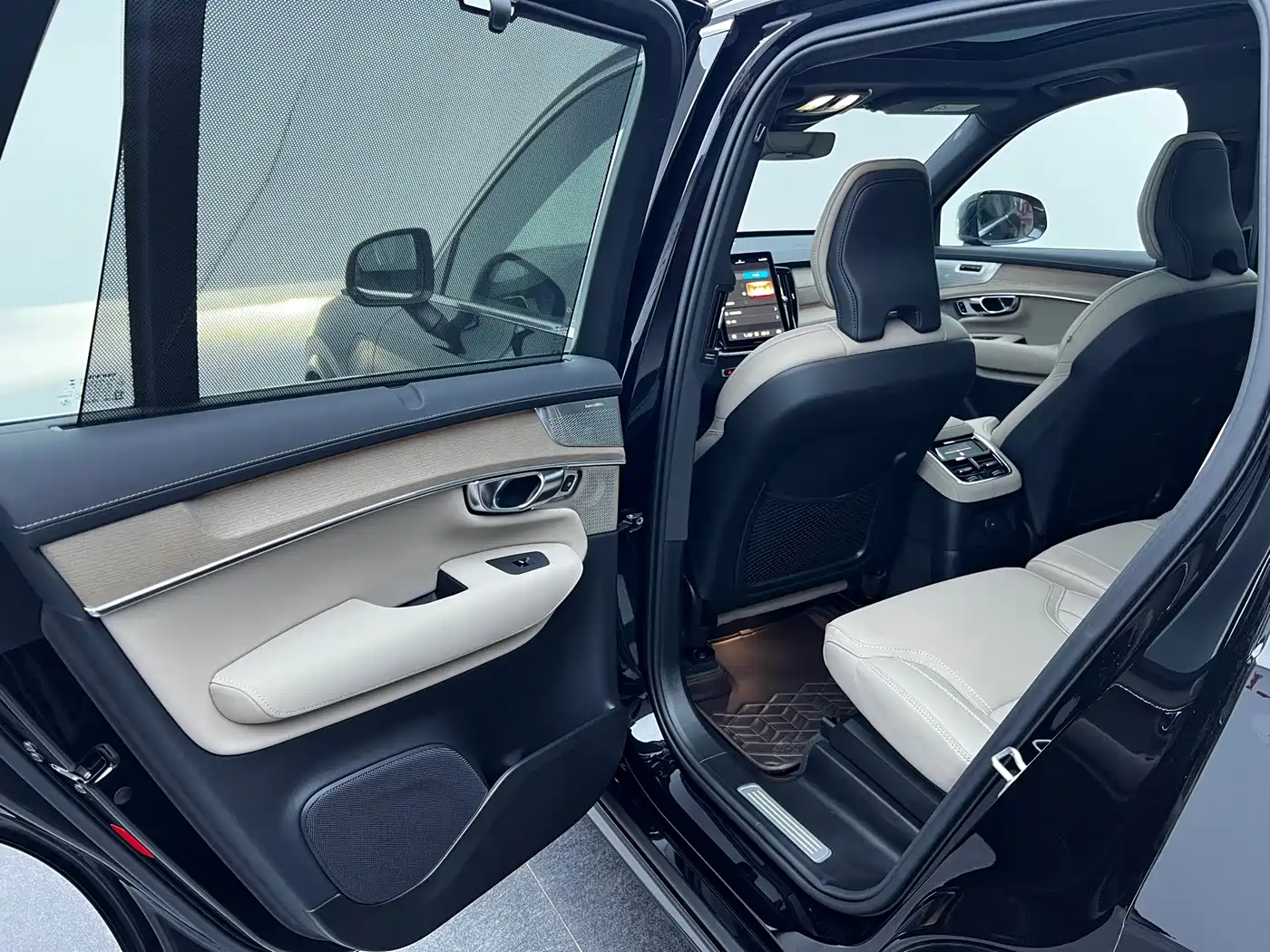 Volvo XC90 Plug-in Hybrid 2025 2025 Facelift T8 Smart Premium Luxury 7-seater