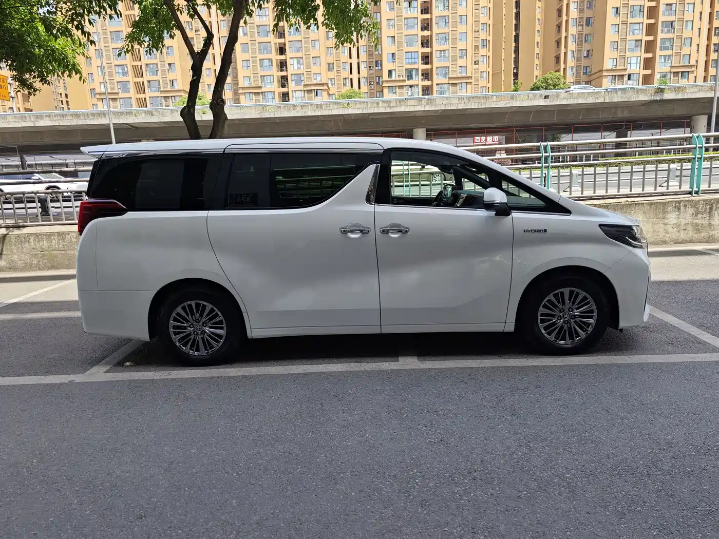 Toyota Alphard 2020 Hybrid 2.5L Premium Edition фото 7