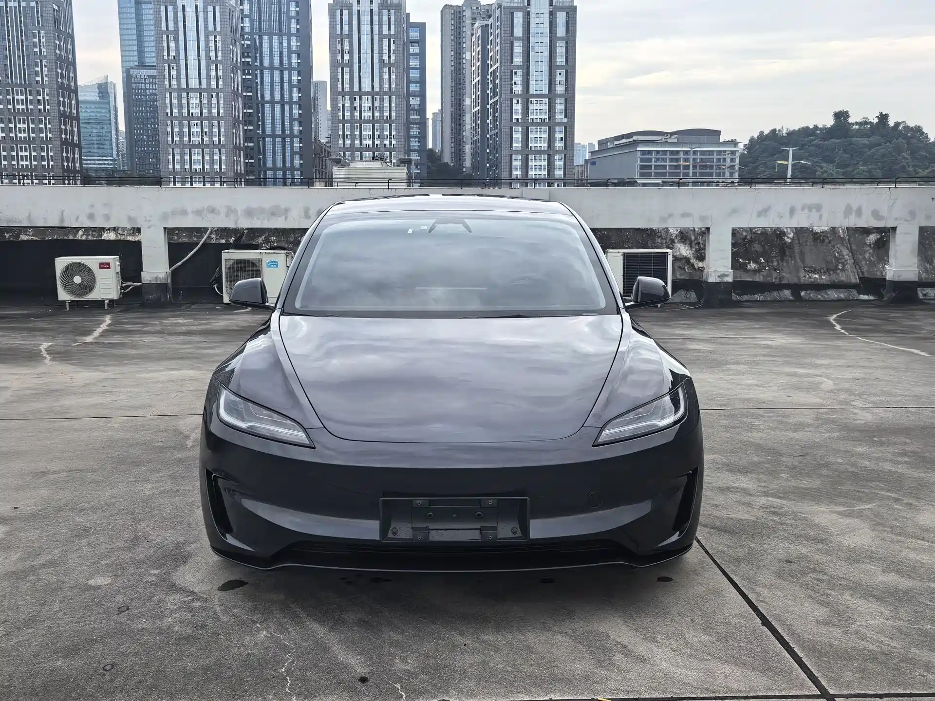 Фото 2 - Tesla Model 3