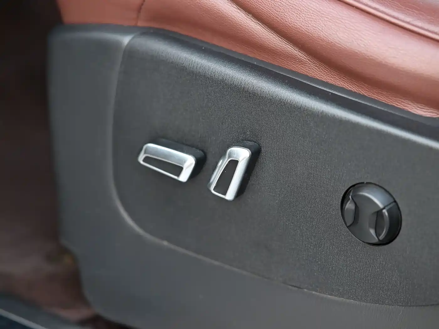 Nissan Patrol 2018 4.0L Leadership фото 13