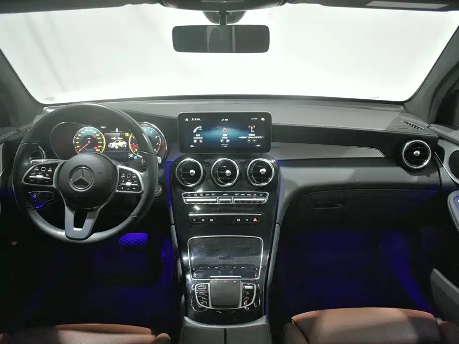 Mercedes-Benz GLC Coupe 2022 GLC 260 4MATIC Coupe SUV фото 5