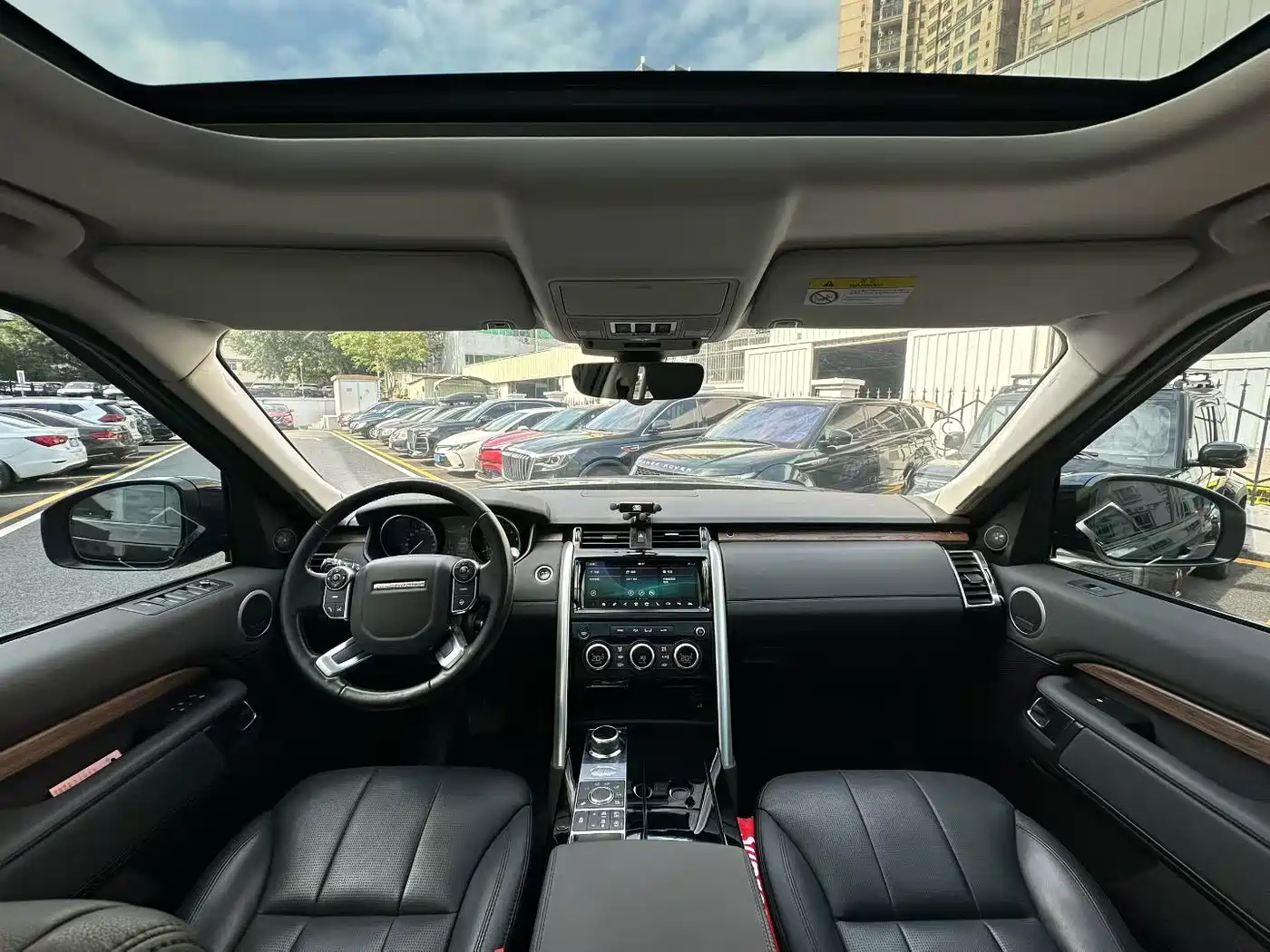 Land Rover Discovery 2017 3.0 SC V6 HSE фото 17