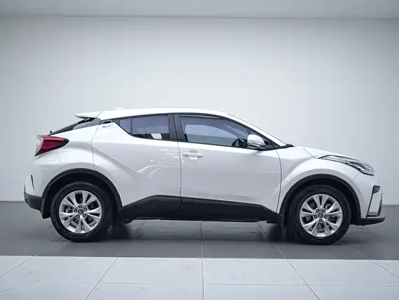 Toyota IZOA 2021 2.0L Yixiang Edition фото 4