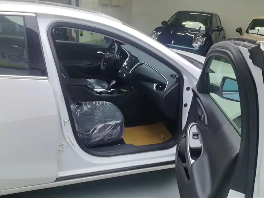 Chevrolet Malibu XL 2023 1.5T RS Edition фото 8