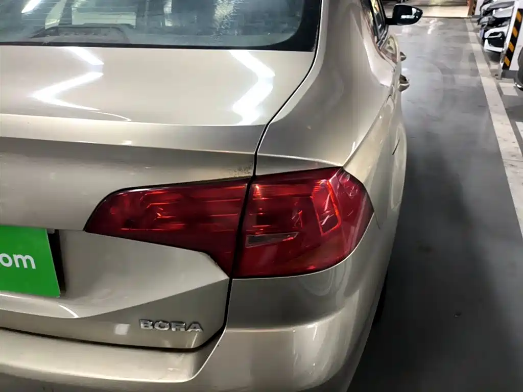 Volkswagen Bora 2017 1.6L Manual Comfort Edition фото 8