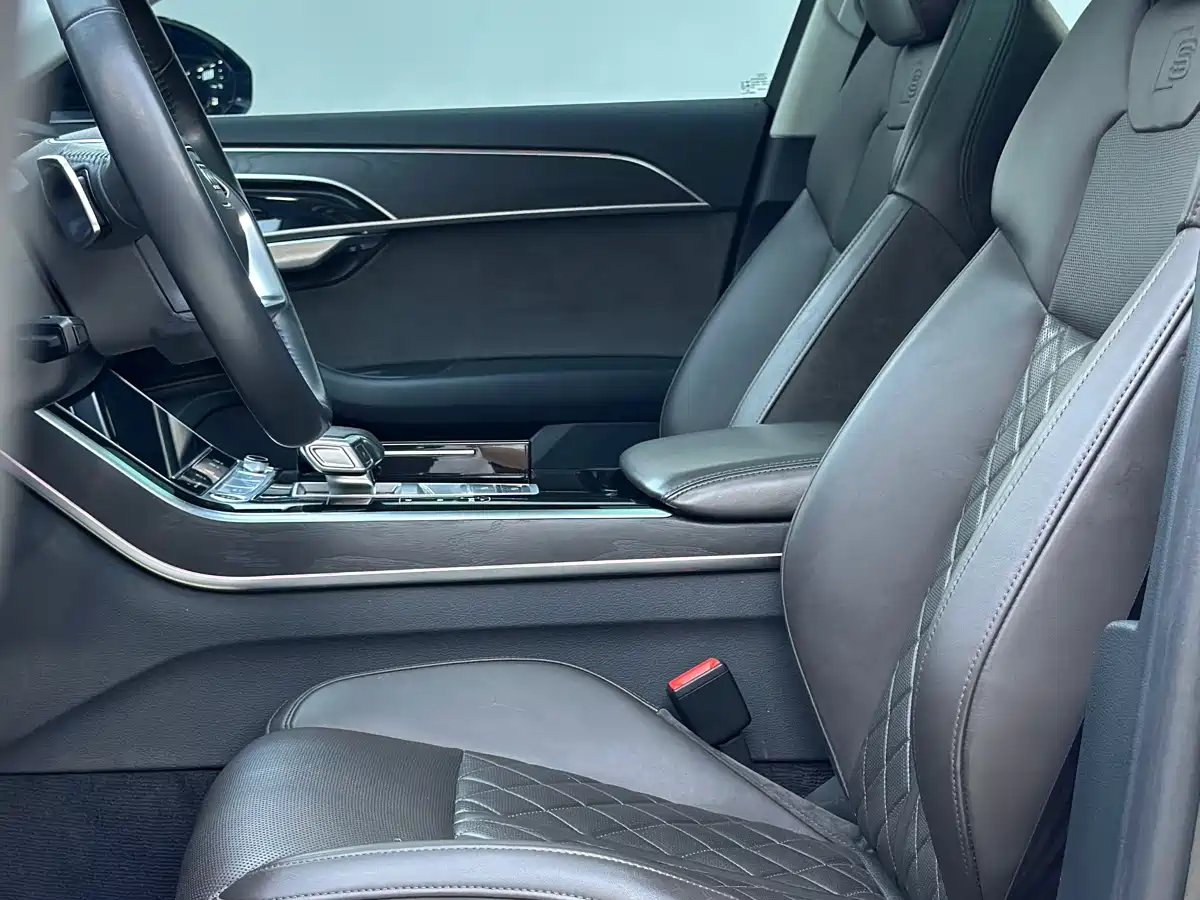 Audi A8 2021 A8L 50 TFSI quattro Comfort фото 6