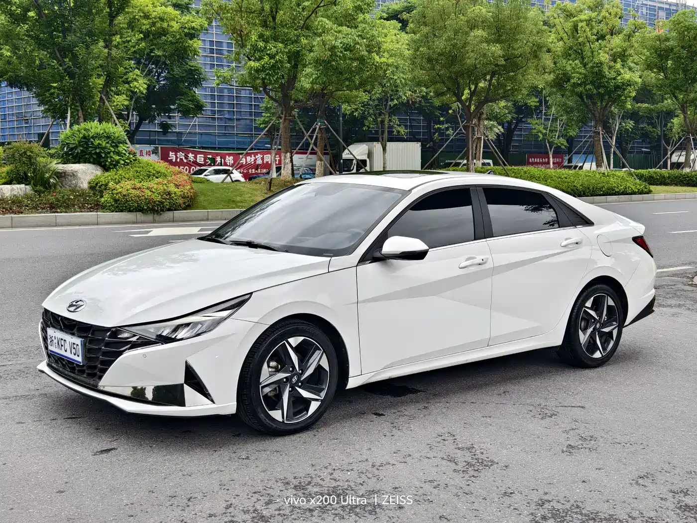 Hyundai Elantra 2022 1.5L CVT LUX Premium Edition