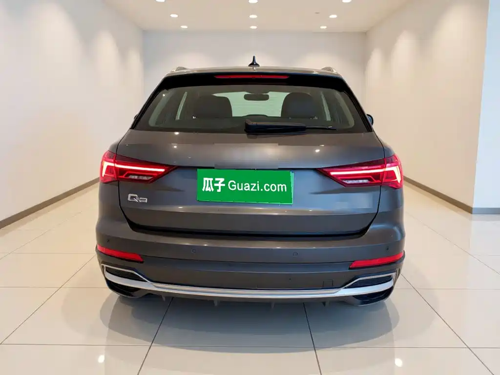 Photo 5 - Audi Q3