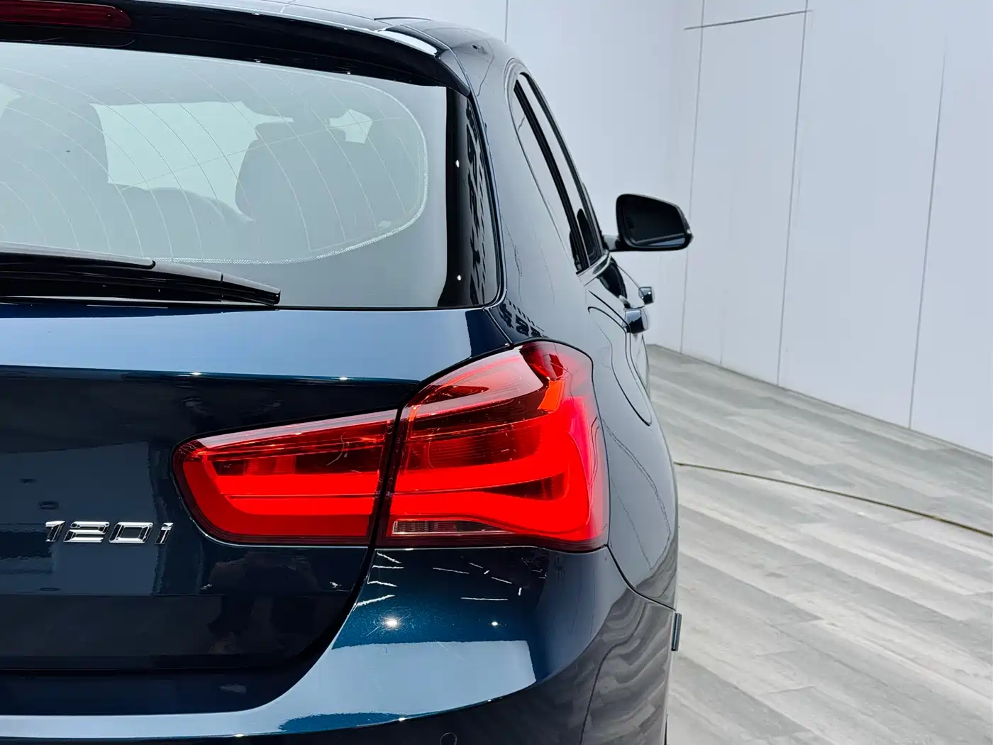 BMW 1 Series (Import) 2015 120i Leading фото 28