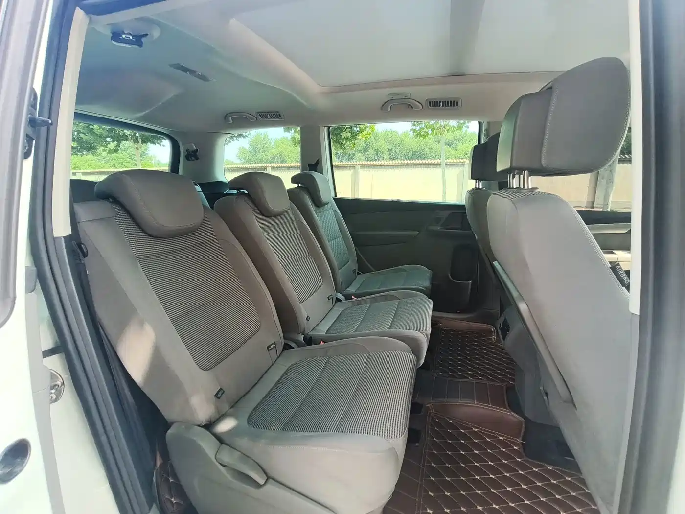 Photo 6 - Volkswagen Sharan