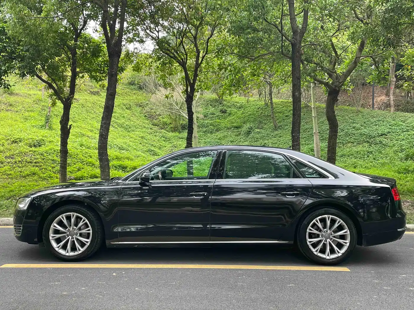 Audi A8 2013 A8L 30 FSI Comfort фото 4