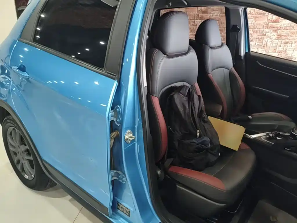 Фото 25 - Geely Vision X3