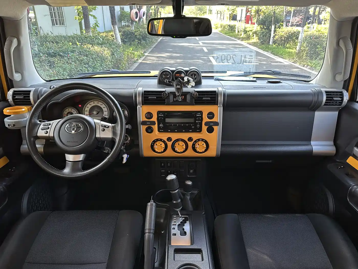 Toyota FJ Cruiser 2013 4.0L фото 7