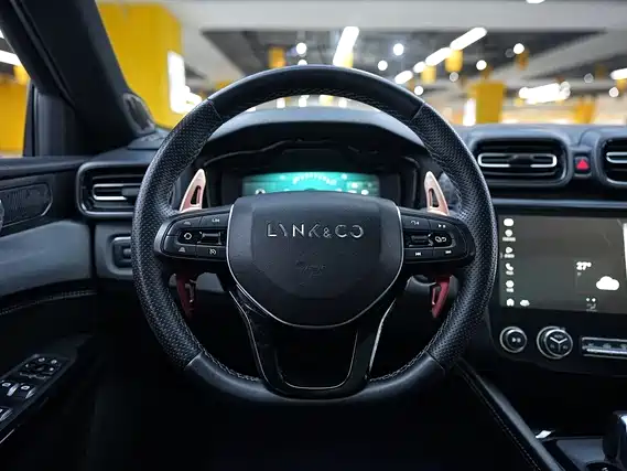 Lynk & Co 03 2021 2.0TD Auto Jin Plus фото 9