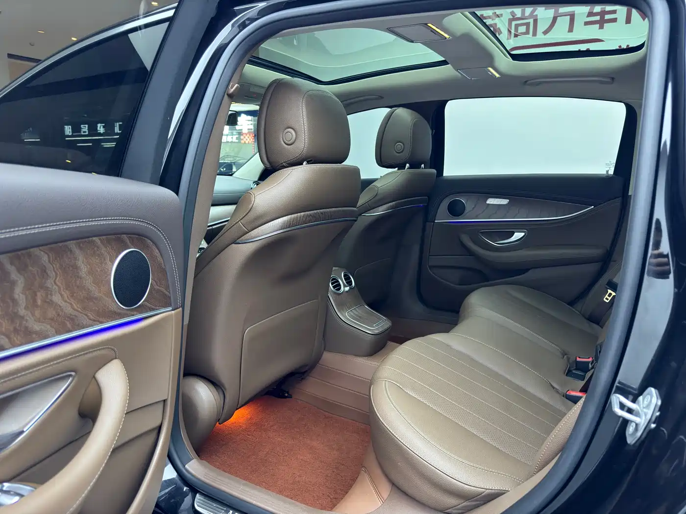 Mercedes-Benz E-Class 2022 E 260 L фото 10