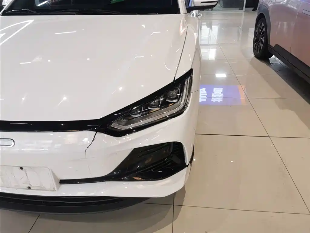 BYD E2