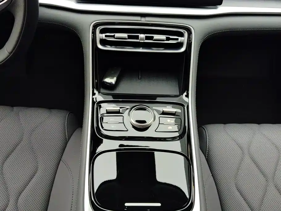 Geely Galaxy Galaxy A7 2025 2025 EM-i 70km Luxury Edition