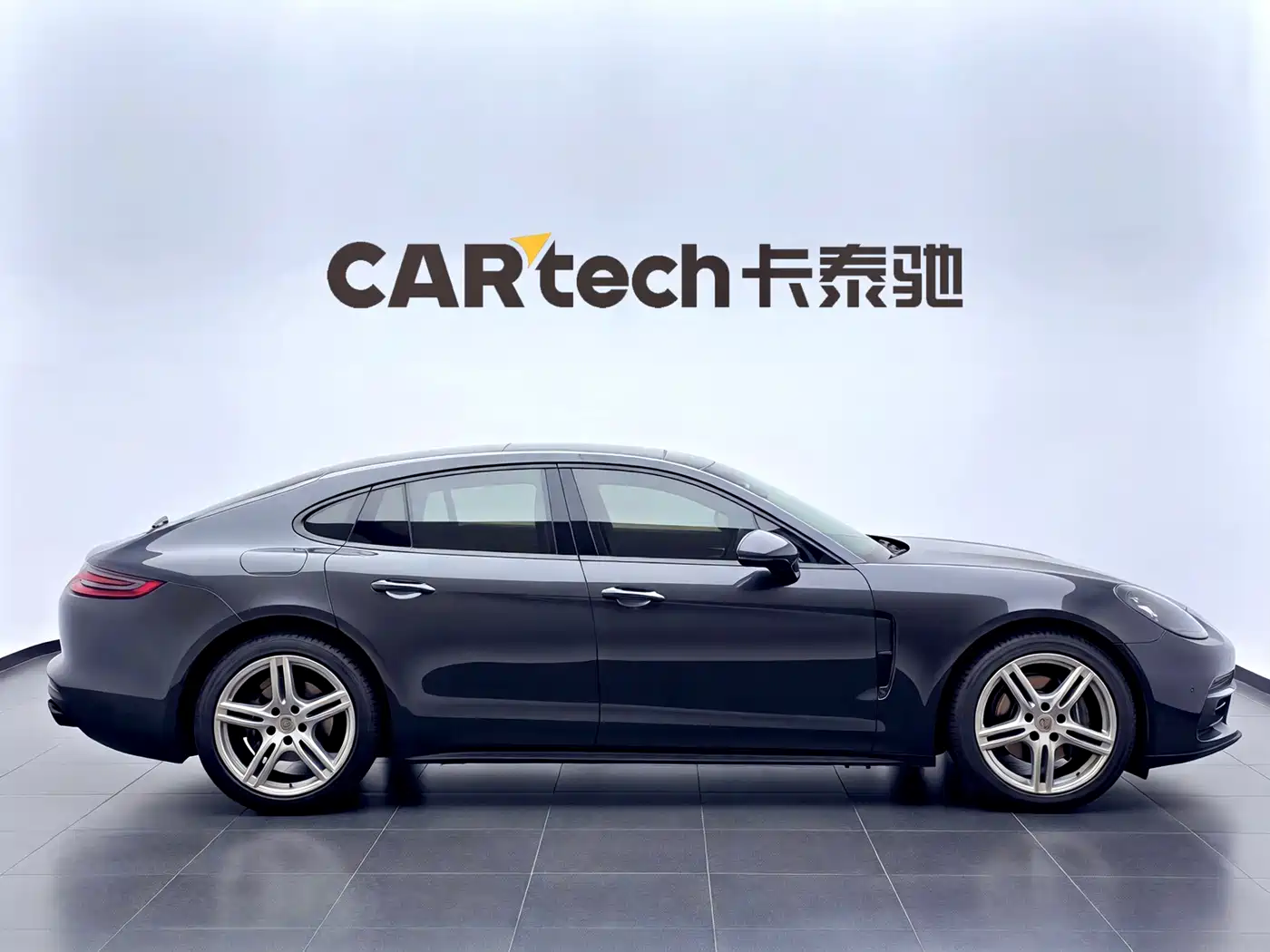 Porsche Panamera 2017 Panamera 3.0T фото 33