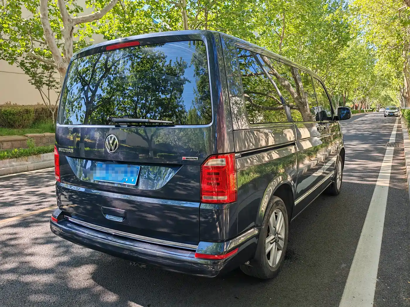 Volkswagen Multivan 2016 2.0TSI 4WD Prestige 7-Seater фото 7