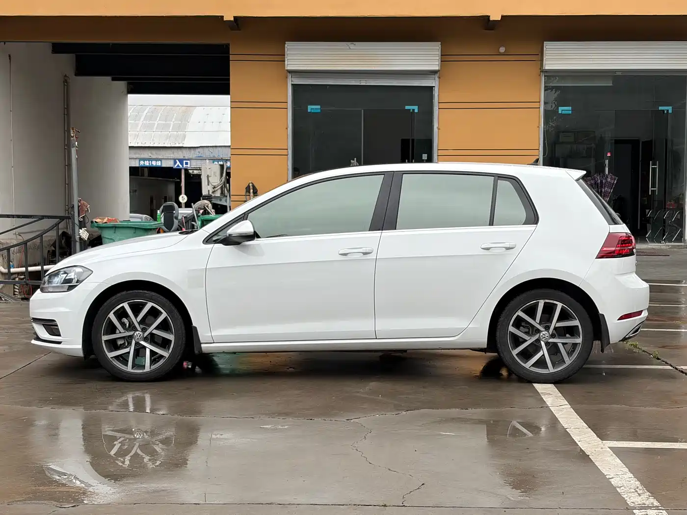 Volkswagen Golf 2020 Beloved Edition 280TSI DSG Luxury фото 16
