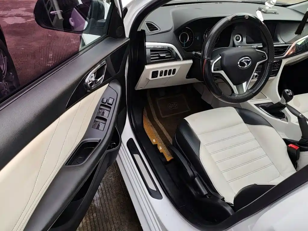 Soueast V5 Lingzhi 2019 2017 1.5L Manual Premium