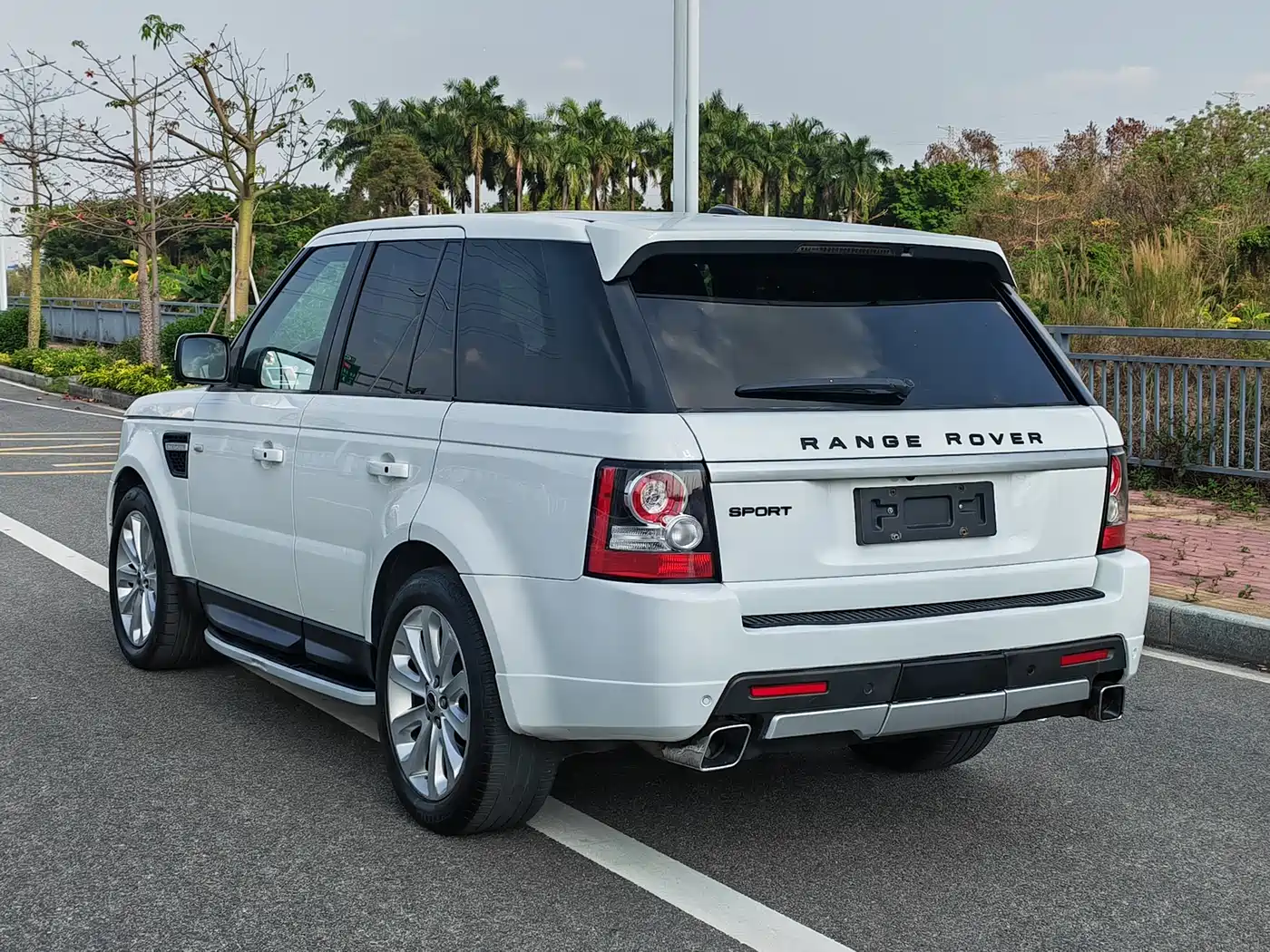 Land Rover Range Rover Sport 2012 3.0 TDV6 HSE Diesel Version фото 5