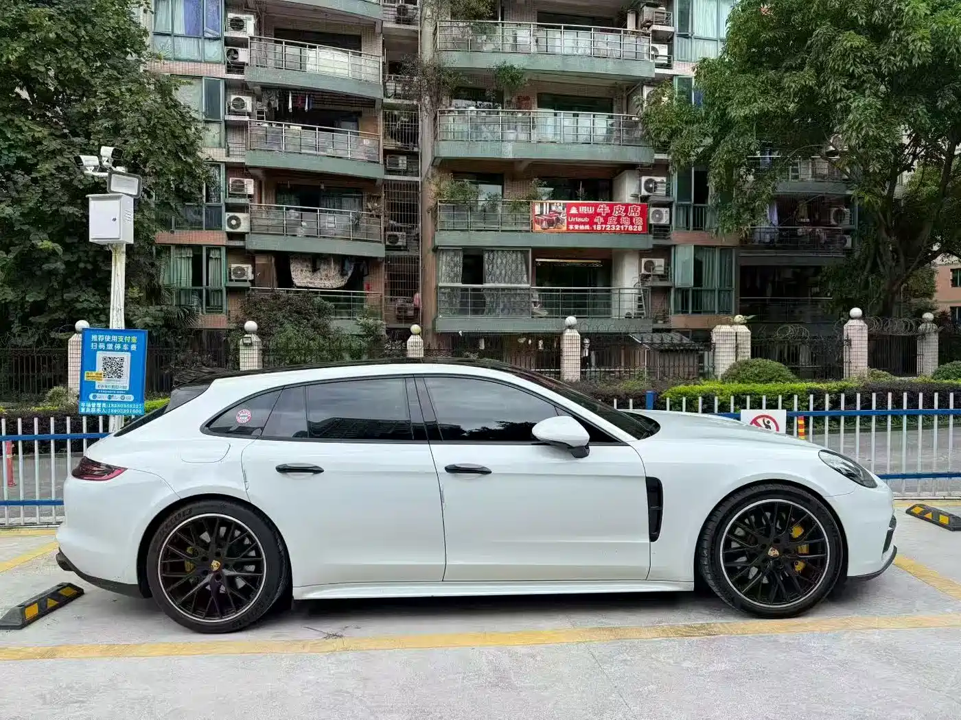 Porsche Panamera 2017 Panamera 4 Sport Turismo 3.0T фото 14