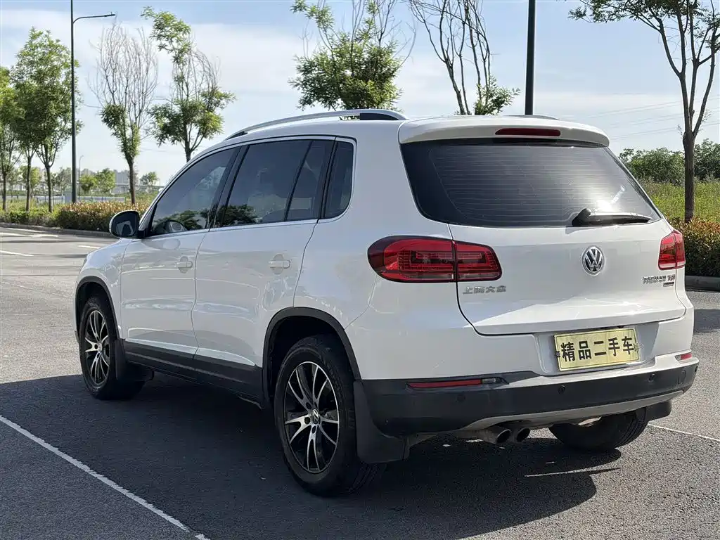 Volkswagen Tiguan 2015 2.0TSI Automatic 4WD Luxury фото 12